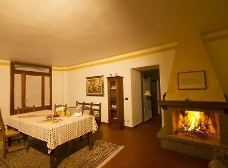 Borgo La Capraia Country house *